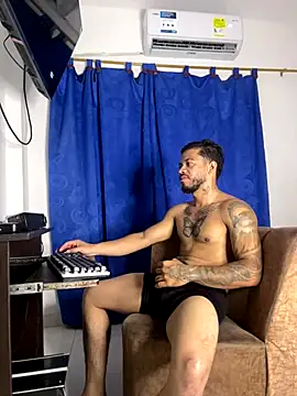 Kylian Alessandro online show from 12/19/25, 06:20