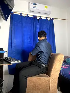 Kylian Alessandro online show from 01/11/26, 01:27