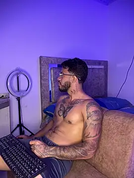 Kylian Alessandro online show from 02/19/26, 04:19