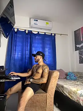 Kylian Alessandro online show from 02/27/26, 01:00