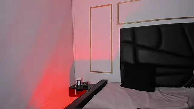 AnnieAndLeandro online show from 03/26/26, 10:04