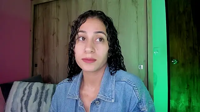 fernanda317 online show from 04/01/26, 11:57