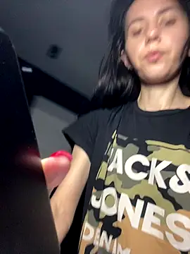 Snapshot of oliviya_mur chatting on 11/16/25, 08:36 oliviya mur online show from 11/16/25, 08:36