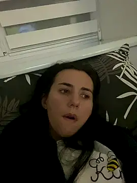 Snapshot of oliviya_mur chatting on 11/22/25, 04:06 oliviya mur online show from 11/22/25, 04:06