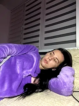 Snapshot of oliviya_mur chatting on 11/29/25, 05:49 oliviya mur online show from 11/29/25, 05:49