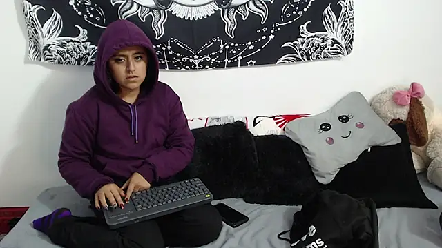 abby n emily online show from 11/08/25, 12:27