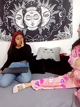 abby n emily online show from 11/17/25, 12:22