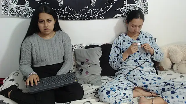 abby n emily online show from 04/27/26, 03:21