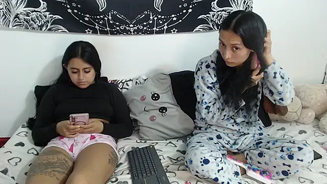 abby n emily online show from 04/29/26, 01:32