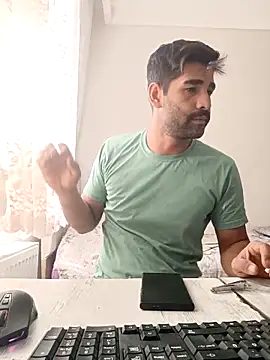 Snapshot of ogiday124 chatting on 10/17/25, 11:24 ogiday124 online show from 10/17/25, 11:24