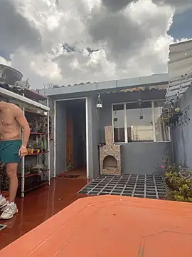 Snapshot of Leonardmoppet chatting on 10/23/25, 05:55 Leonardmoppet online show from 10/23/25, 05:55