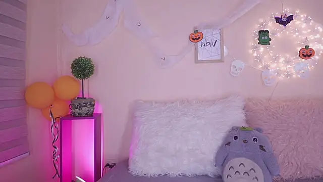 Meggie  online show from 10/27/25, 11:52