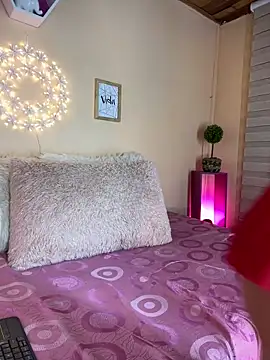 Meggie  online show from 11/14/25, 11:46