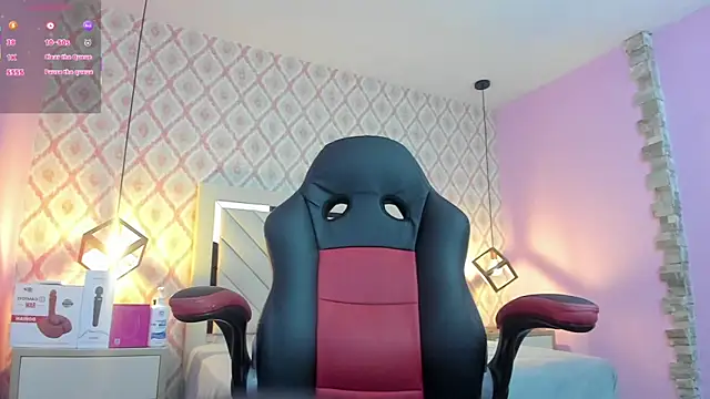 Snapshot of SARAH_KEYS4 chatting on 02/14/26, 03:14 SARAH KEYS4 online show from 02/14/26, 03:14