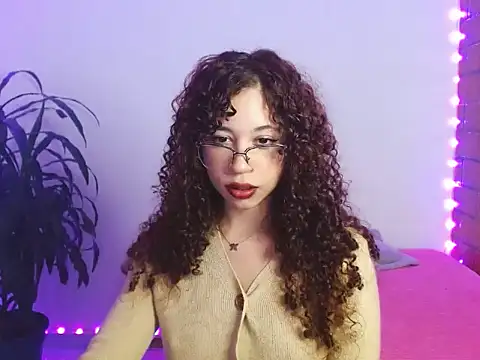 Snapshot of Medussa3033 chatting on 10/18/25, 10:54 Medussa3033 online show from 10/18/25, 10:54