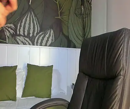 Snapshot of Mike_montoya01 chatting on 10/22/25, 06:02 Mike montoya01 online show from 10/22/25, 06:02