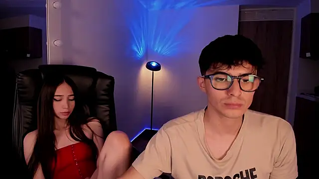 Mikeyvioleta  online show from 12/04/25, 04:44