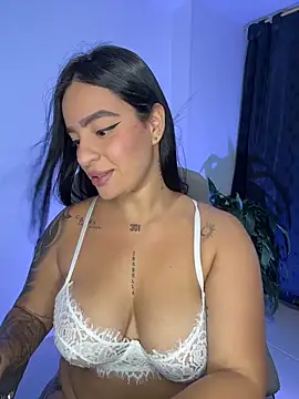 Snapshot of Emily_Kurth23 chatting on 11/26/25, 11:06 Emily Kurth23 online show from 11/26/25, 11:06