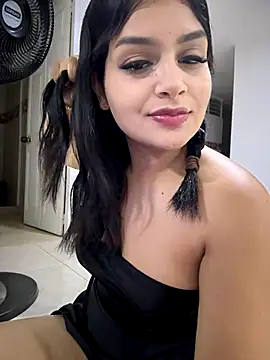 Snapshot of Lucianacuoper chatting on 11/20/25, 05:40 Lucianacuoper online show from 11/20/25, 05:40