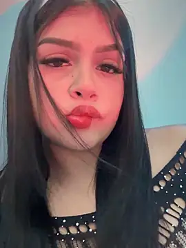 Snapshot of Lucianacuoper chatting on 11/27/25, 05:37 Lucianacuoper online show from 11/27/25, 05:37