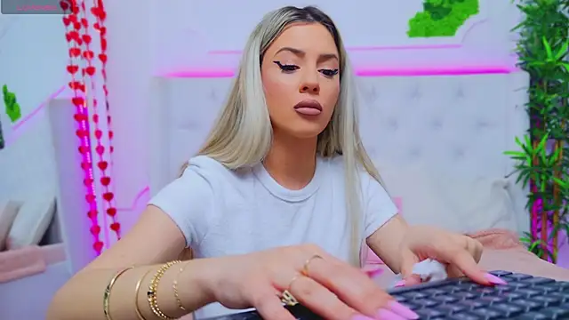 AriannaSins online show from 02/10/25, 01:22