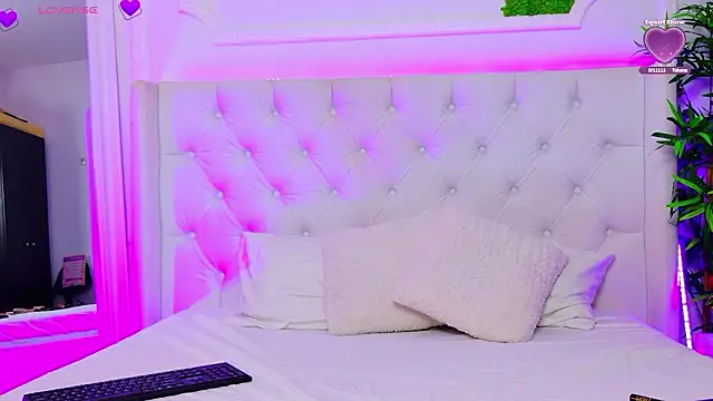 AriannaSins online show from 02/25/26, 01:32