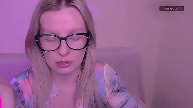 AllaLeomz online show from 12/15/25, 07:12