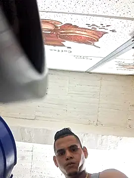 Snapshot of Daiberrubio chatting on 10/27/25, 02:26 Daiberrubio online show from 10/27/25, 02:26