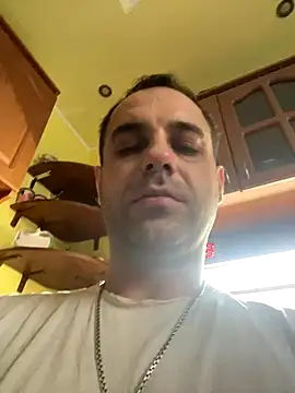 Snapshot of AndyLynn chatting on 11/08/25, 06:13 AndyLynn online show from 11/08/25, 06:13