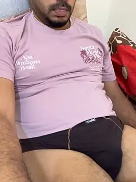 Handsome8677 online show from 04/04/26, 07:06