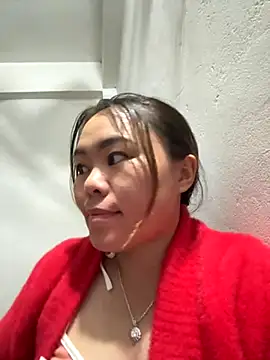 Snapshot of panda-bae chatting on 10/29/25, 01:24 panda-bae online show from 10/29/25, 01:24