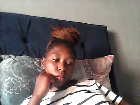 sexysmalldaily04 online show from 10/26/25, 12:22