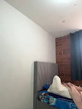 Snapshot of valentina_herrrera chatting on 10/23/25, 02:27 valentina herrrera online show from 10/23/25, 02:27