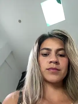 valentina herrrera online show from 04/15/26, 07:58