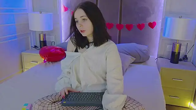 AliceLune online show from 02/12/26, 12:44