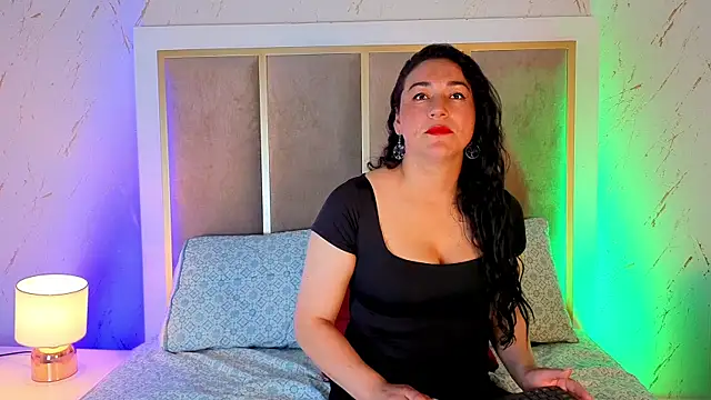 Snapshot of Elizabeth_bennett_6 chatting on 10/20/25, 03:34 Elizabeth bennett 6 online show from 10/20/25, 03:34