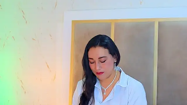 Snapshot of Elizabeth_bennett_6 chatting on 10/25/25, 12:02 Elizabeth bennett 6 online show from 10/25/25, 12:02