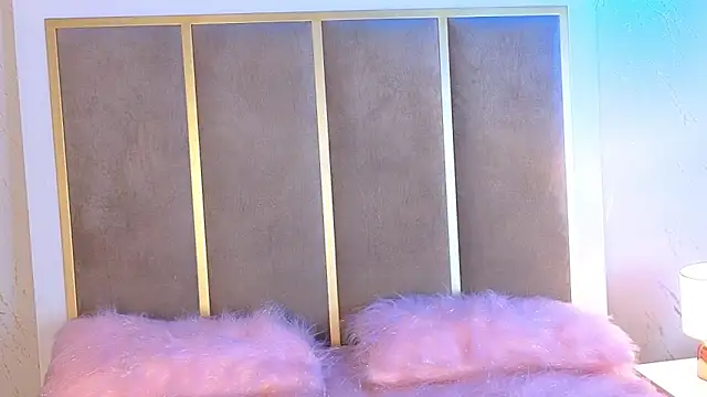 Snapshot of Elizabeth_bennett_6 chatting on 11/15/25, 11:51 Elizabeth bennett 6 online show from 11/15/25, 11:51