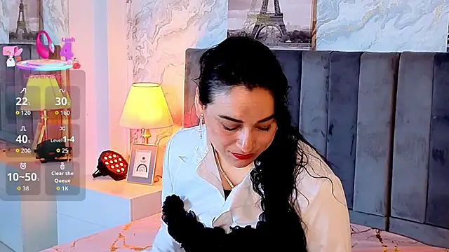 Snapshot of Elizabeth_bennett_6 chatting on 12/21/25, 12:23 Elizabeth bennett 6 online show from 12/21/25, 12:23