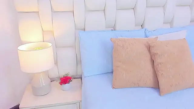 Emilyrios  online show from 11/27/25, 11:45