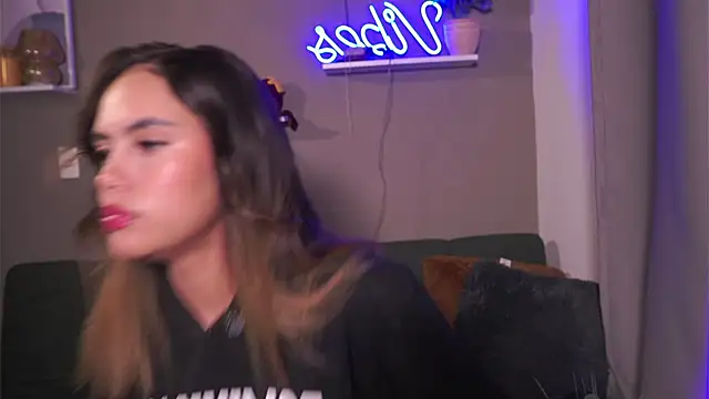 Snapshot of adahara_miller17 chatting on 11/19/25, 02:44 adahara miller17 online show from 11/19/25, 02:44