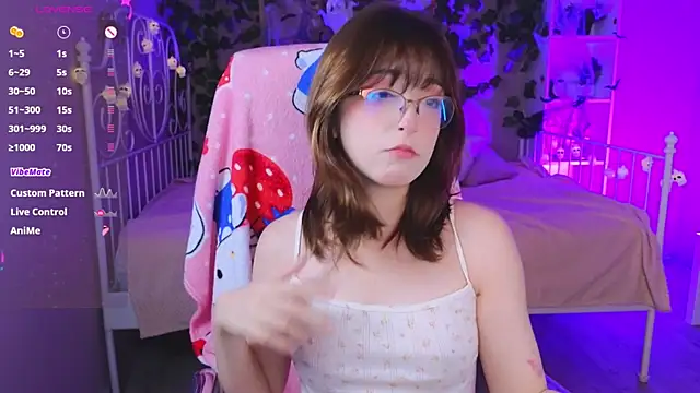 Snapshot of Soffi_Toffi chatting on 10/28/25, 03:14 Soffi Toffi online show from 10/28/25, 03:14