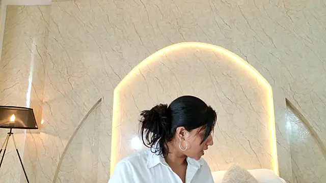 Antonella Russo1 online show from 04/08/26, 01:00