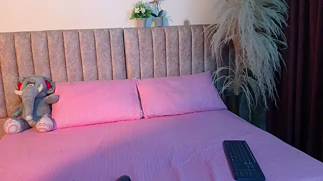 LittleStar SM online show from 11/30/25, 03:54