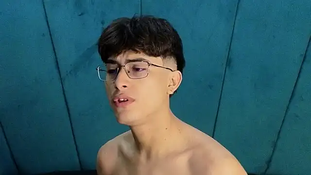 Aaron Eze online show from 11/06/25, 11:26