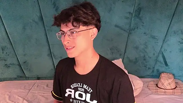 Aaron Eze online show from 04/04/26, 07:55