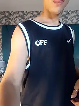 Aaron Eze online show from 04/19/26, 02:27