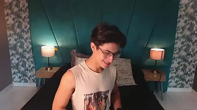 Aaron Eze online show from 06/02/26, 02:08