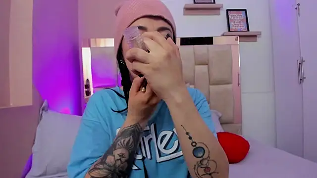 Eviiece online show from 11/04/25, 03:05