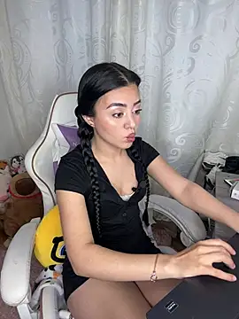 Midori rosse online show from 05/06/26, 10:59